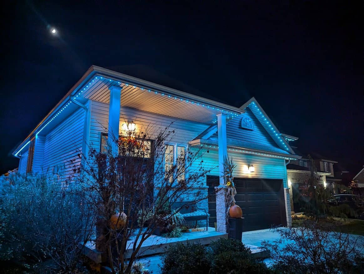 Permanent LED lighting on London Ontario home - book your free quote with Forever Lights